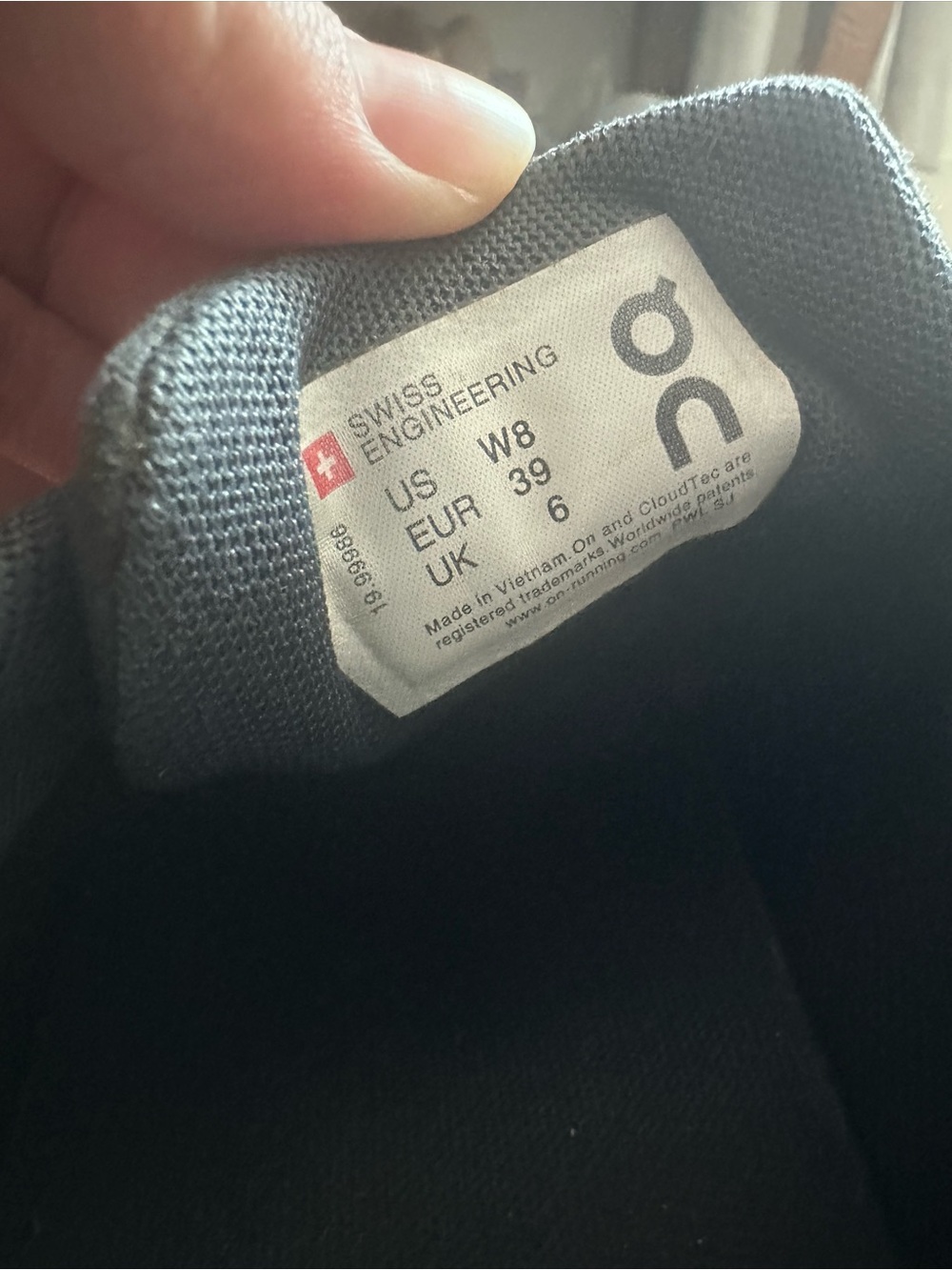 On Running On Cloud Black Athletic Shoes Women’s Size 8 - Picture 11 of 11